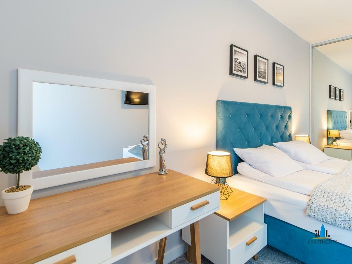 Apartment 3l Aquarius *